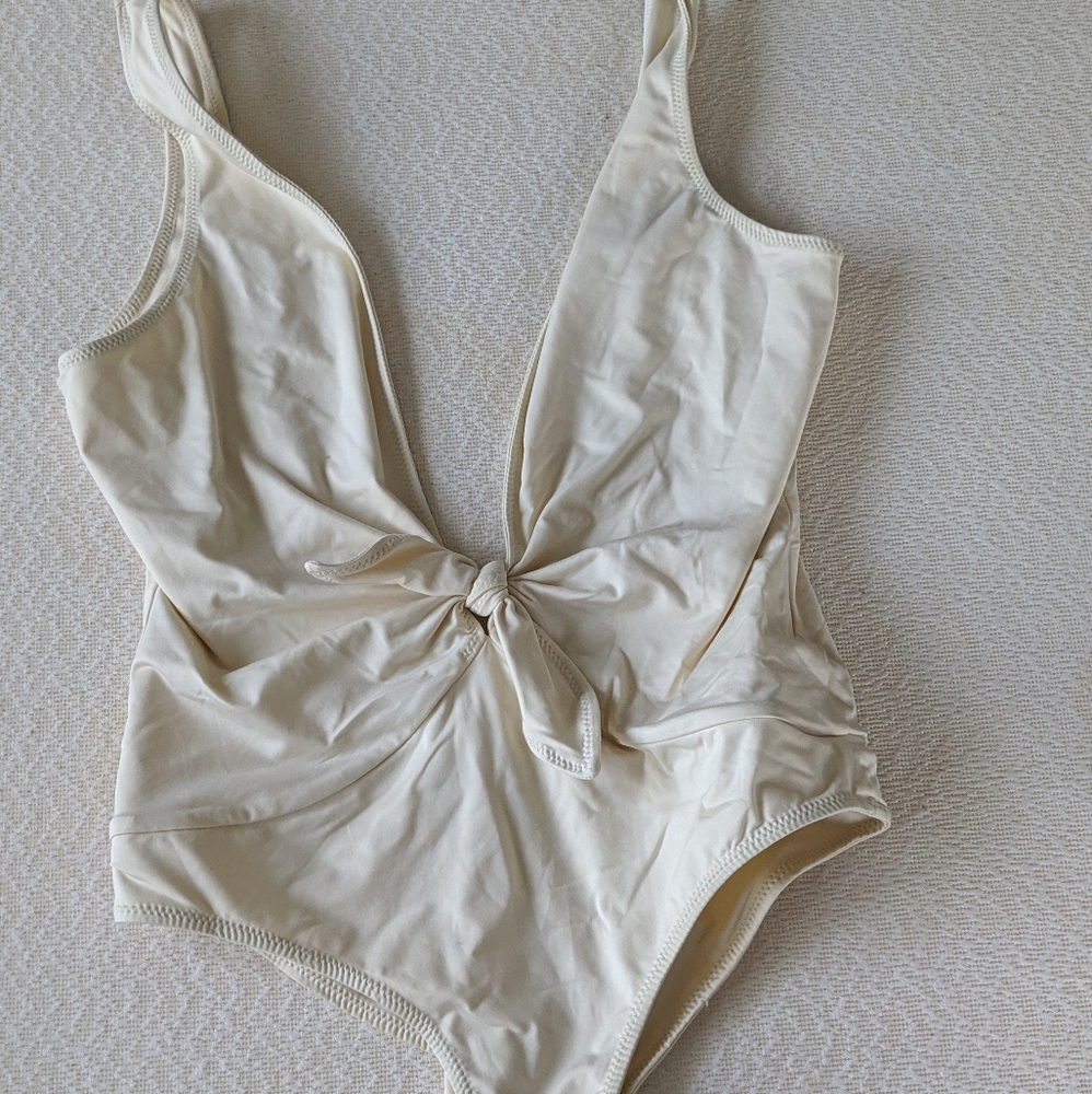 NWOT - One piece Swimsuit - Sexy Pinup style